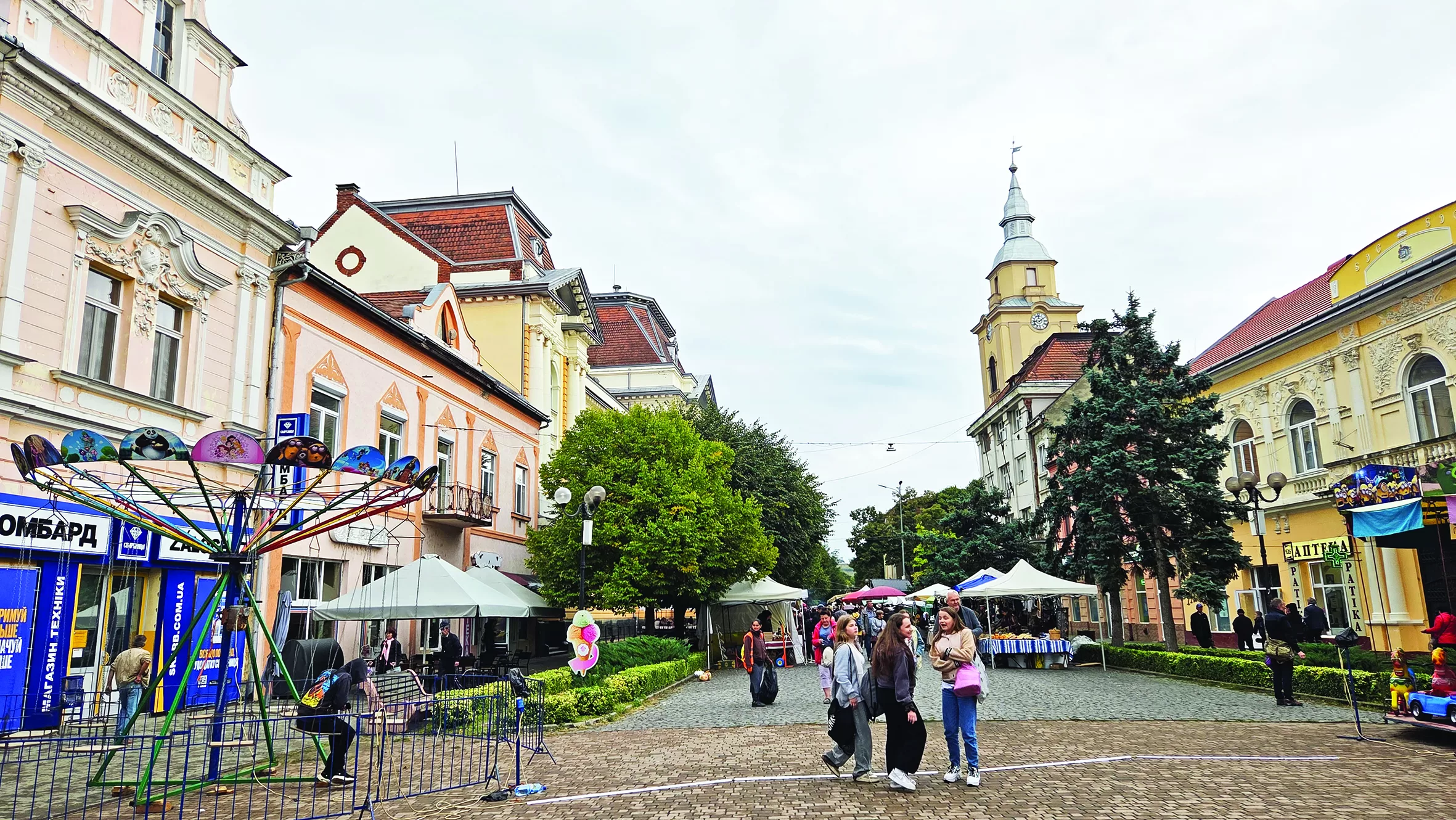 Beregszász éli mindennapi életét, de a feszültség érezhető