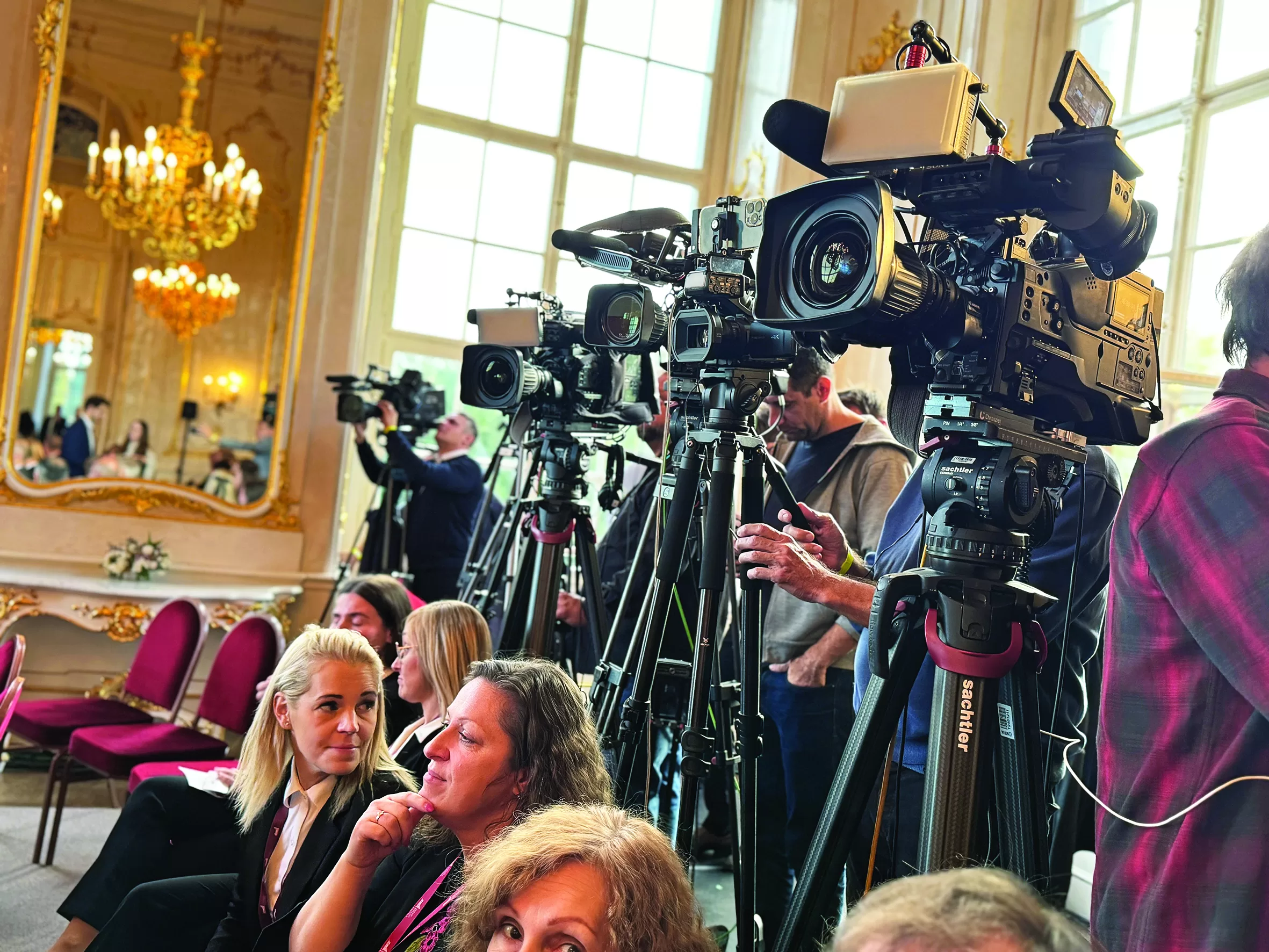 A teljes magyar sajtó jelen volt