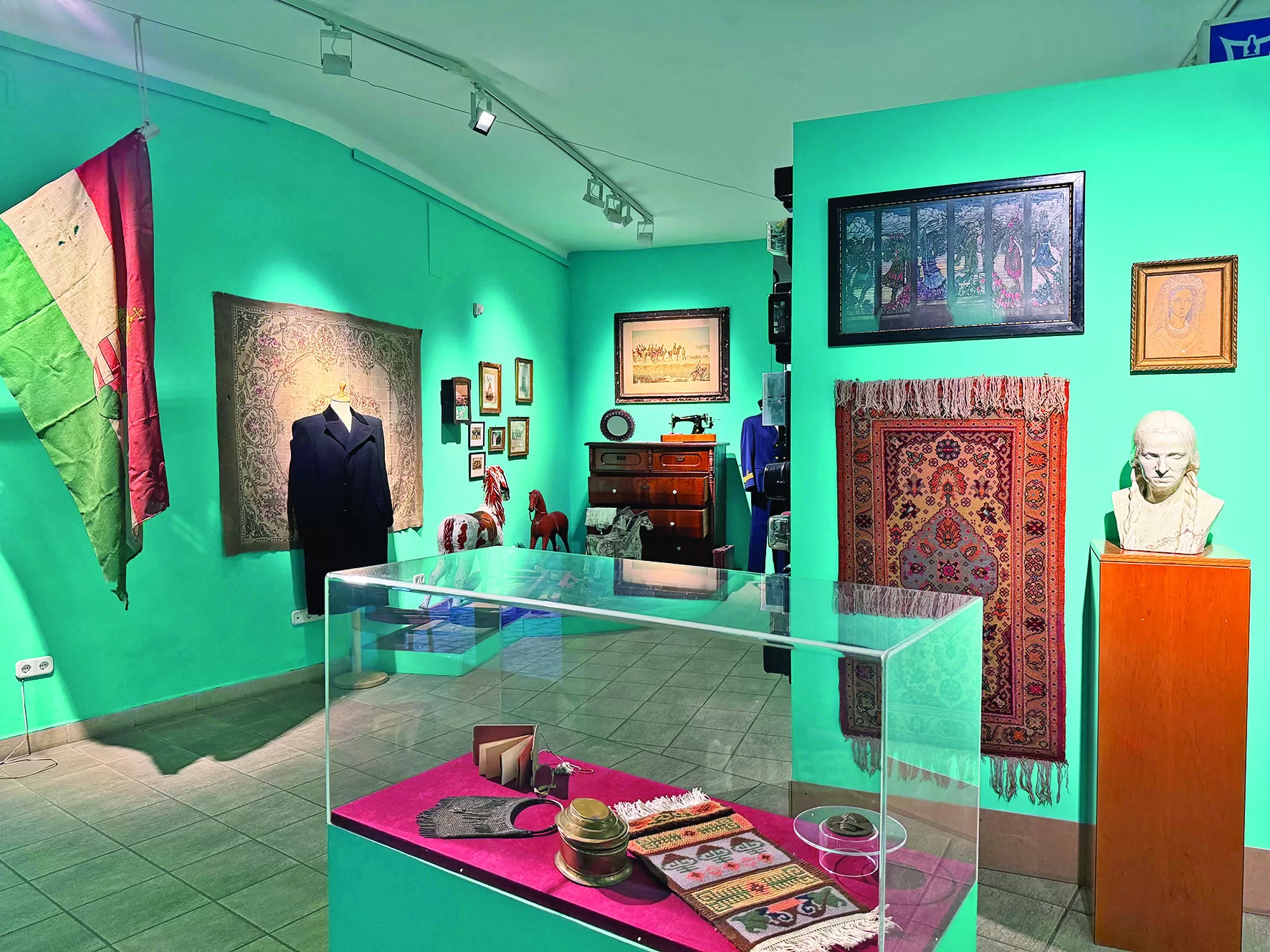 Az új tárgyak ajándékozással és vásárlással kerültek a múzeum tulajdonába