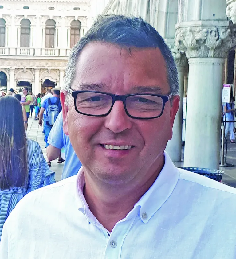 Ujvári Miklós főszerkesztő