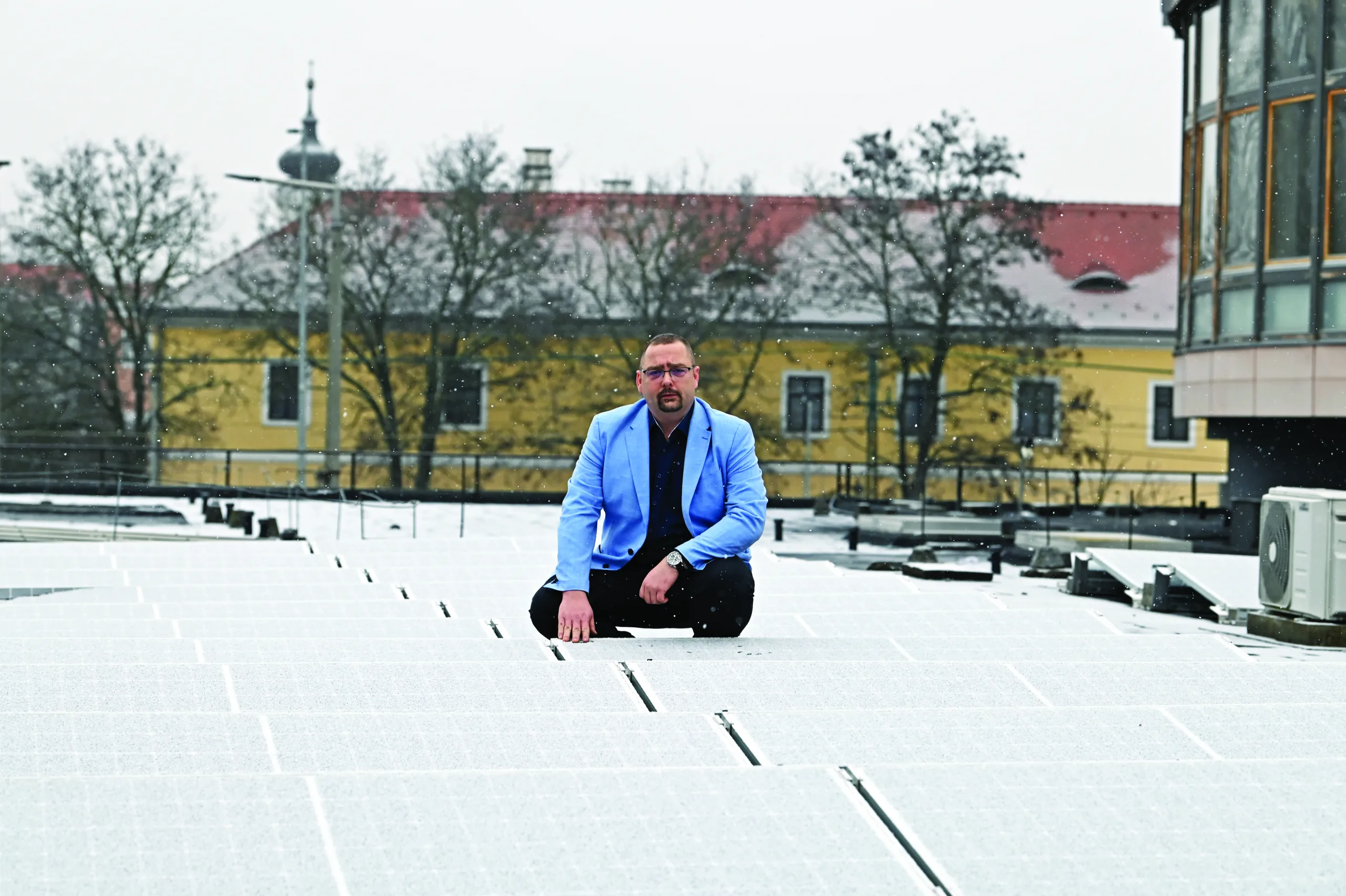 Kovács Gergő pályázatíró: Sok igény jelenik meg általában a közösségi oldalakon, persze mindenki a saját utcáját szeretné felújítani, de a pályázati lehetőségek nagyon kötöttek