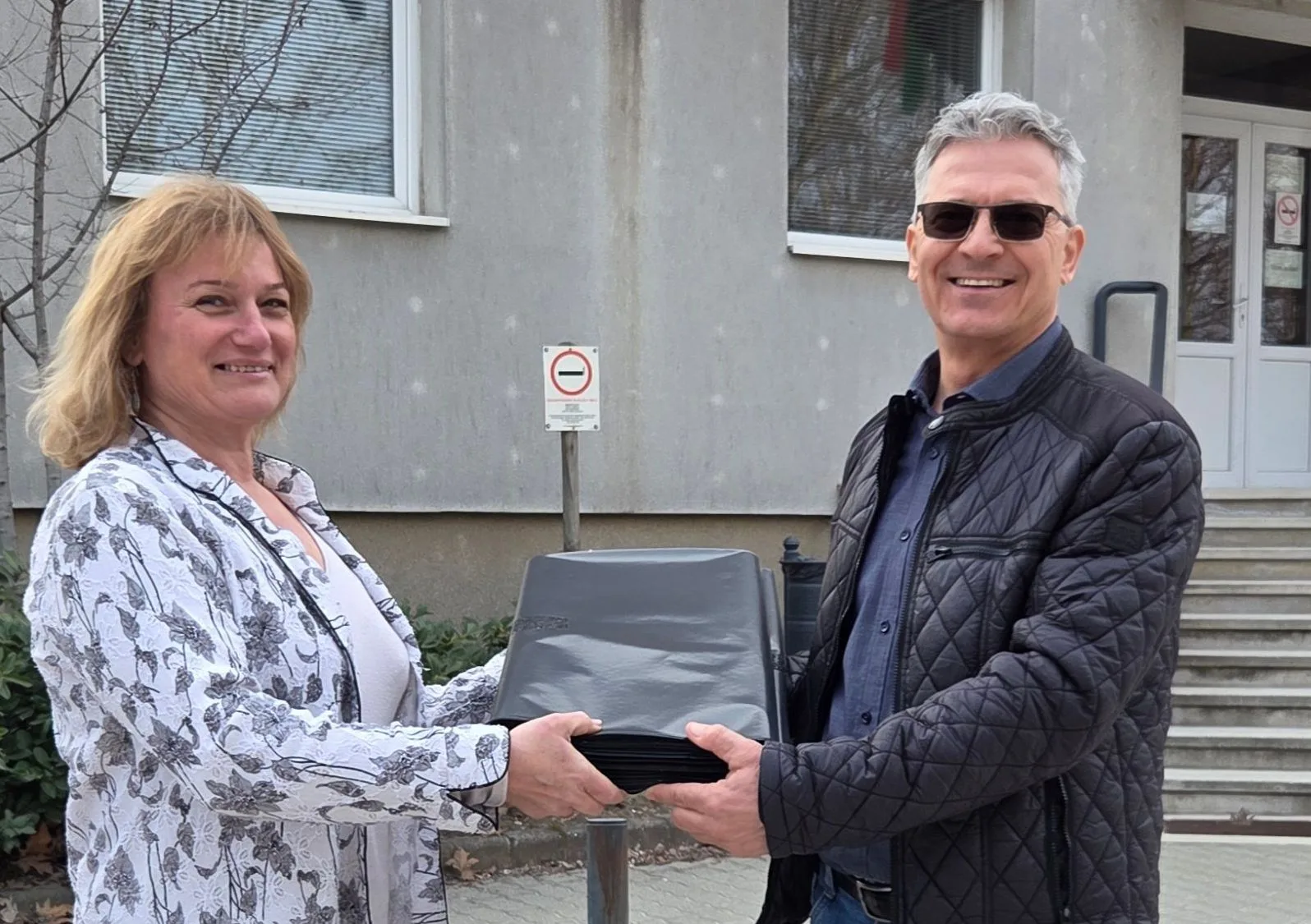 10003dc1 408a 4a8f 8f6d 7ae2bd66ad56