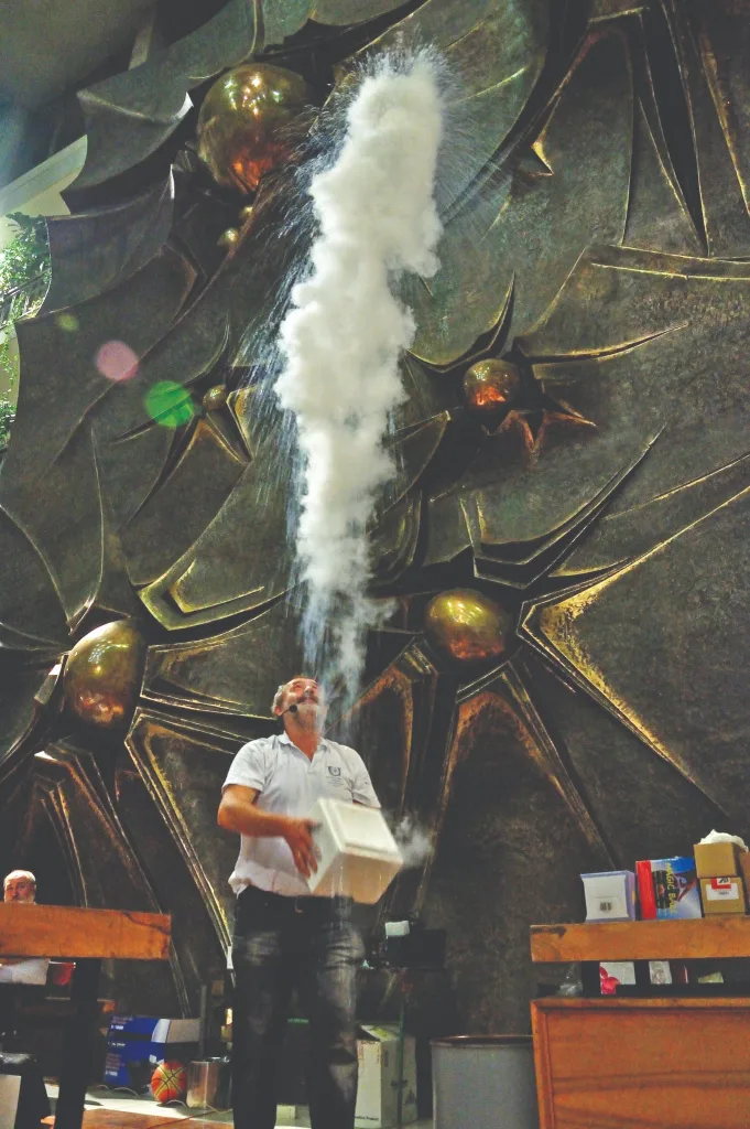 Performansz az aulában