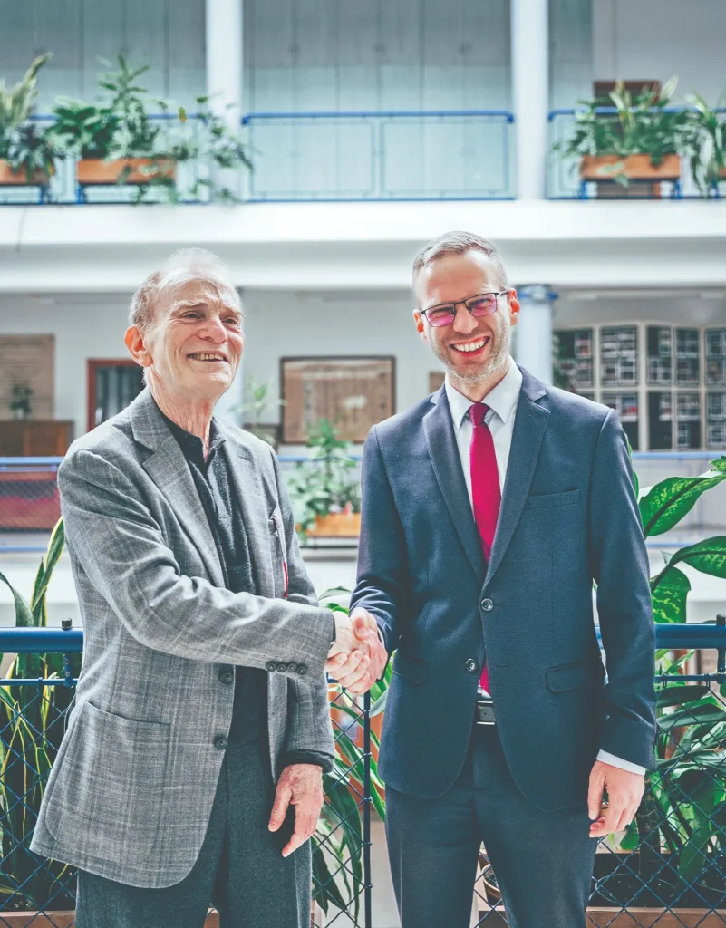 Bárdy Péter alpolgármester, a „Premi” egykori diákja a Nemzeti Tudósképző Akadémia programja keretében találkozott Randy Schekmannel