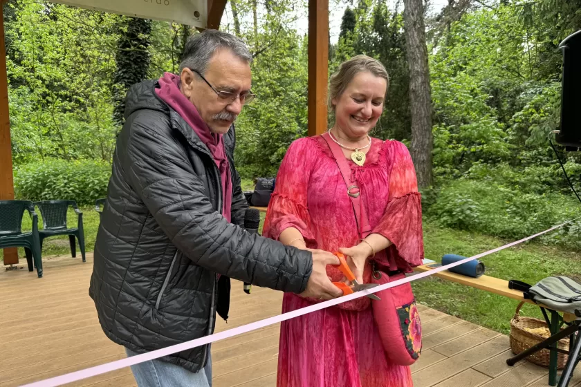 Fábián Bertalan alpolgármester és S. Gergely Annarózsa felavatják a meseutat