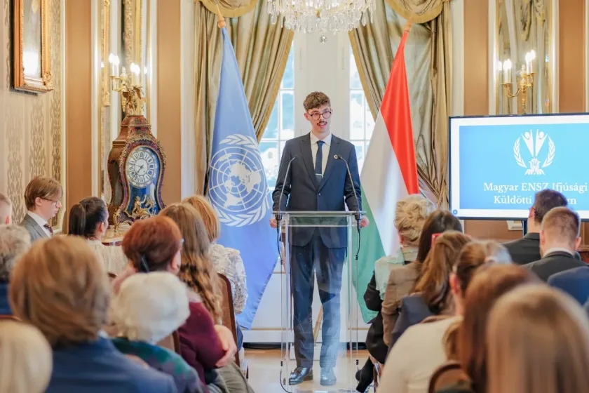 Balogh Péter az Ybl-villában, ENSZ-mandátumának átvételekor