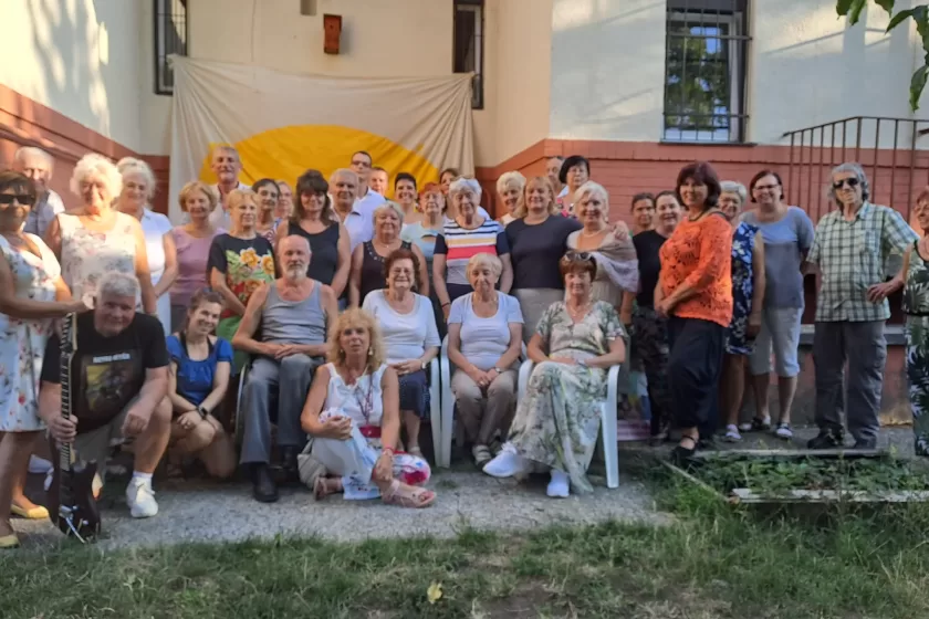 Idén ismét lesz nyárindító kerti parti: június 18-án (szerdán) a Gödöllői Civil Ház kertjében