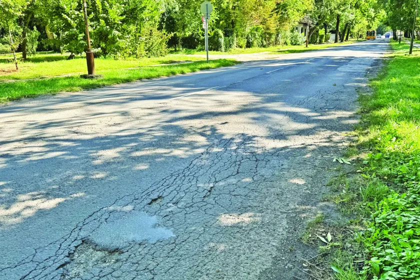 Hamarosan elfelejthetjük a kátyúkat