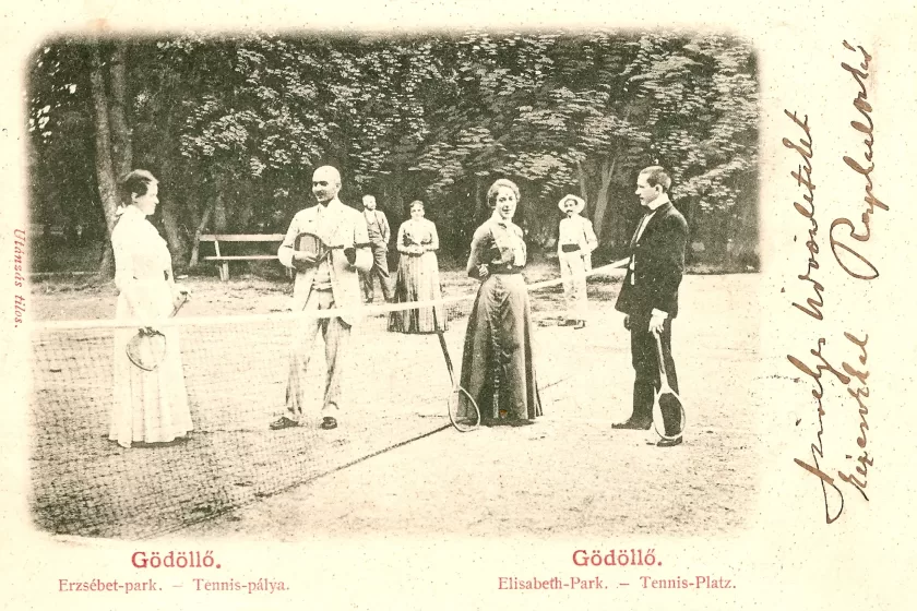 Az első pálya az Erzsébet-parkban épült, aztán a tenisz beköltözött a jégpálya helyére