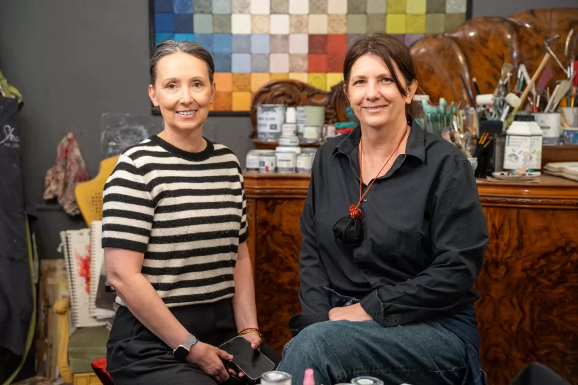 Nemes-Gergely Erika és Gergely Andi az Asztalom műhelyében. „Organikusan fejlődünk”
| fotó: Buza Zsófia