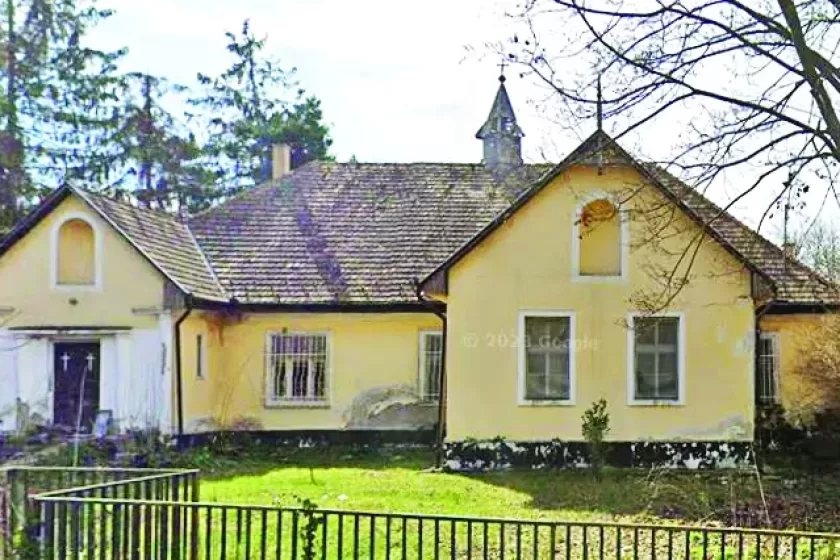 Eltűnt a fakereszt és a szobrok is