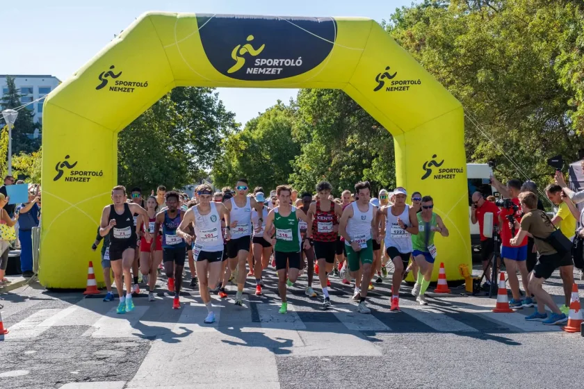 A II. MATE TRUMPF Félmaraton rajtja