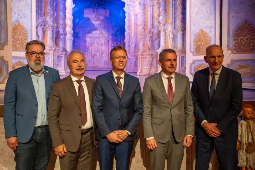 L. Simon László miniszteri biztos, Nagy István agrárminiszter, Hankó Balázs kulturális és innovációs miniszter, Gyuricza Csaba, a MATE rektora és Gémesi György, Gödöllő polgármestere | fotó: Buza Zsófia